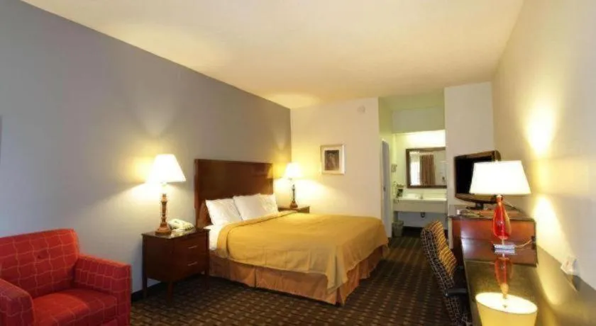 Bed in Americas Best Value Inn Kinston