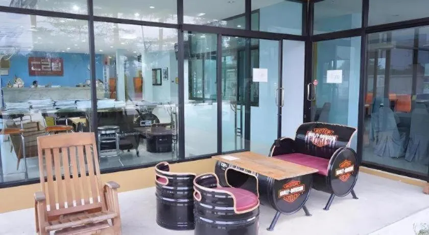 C2U Hotel Uthai Thani