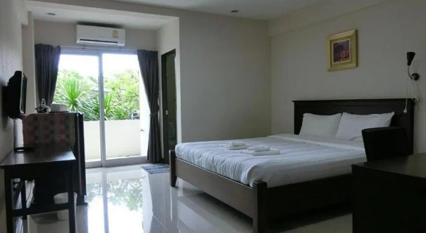 Bed in Home Place Lopburi Hotel