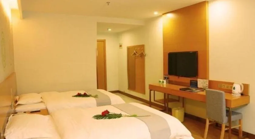 Bed in GreenTree Inn Beijing Magezhuang Metro Station Express Hotel