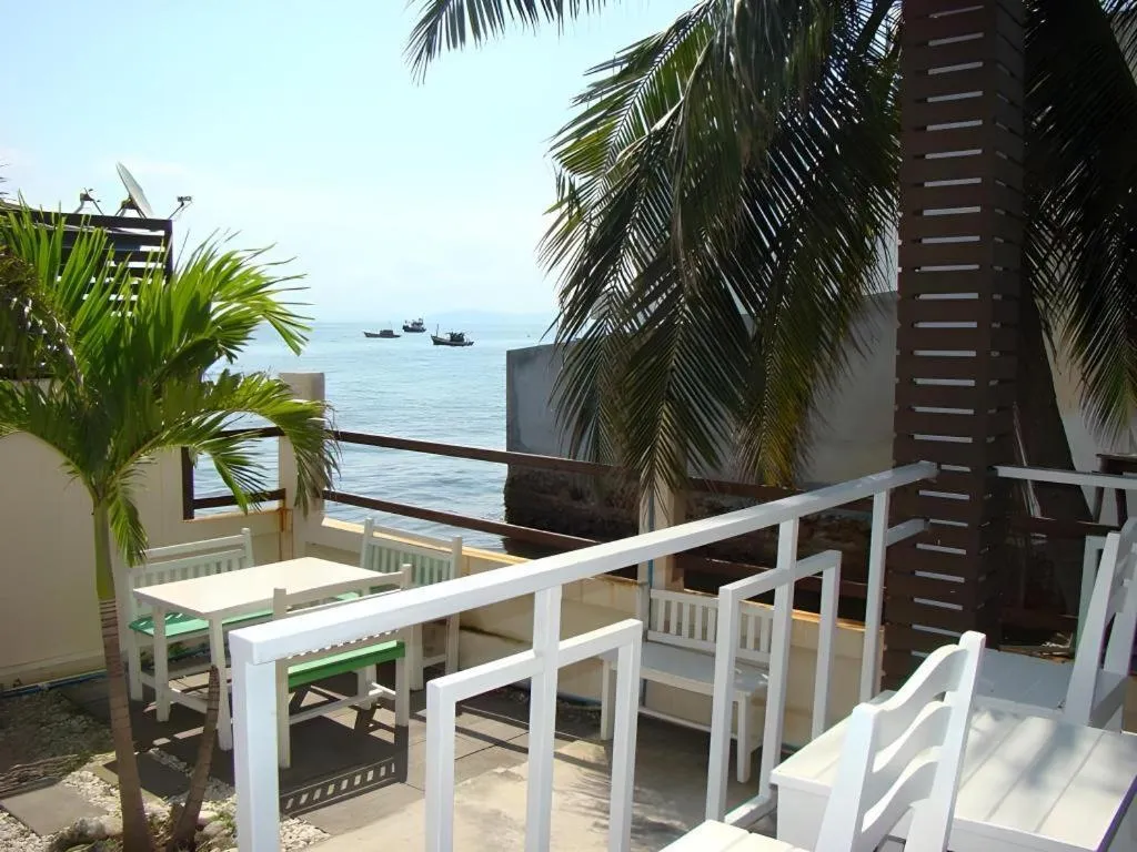 Sea beach Koh Larn 2 Hotel