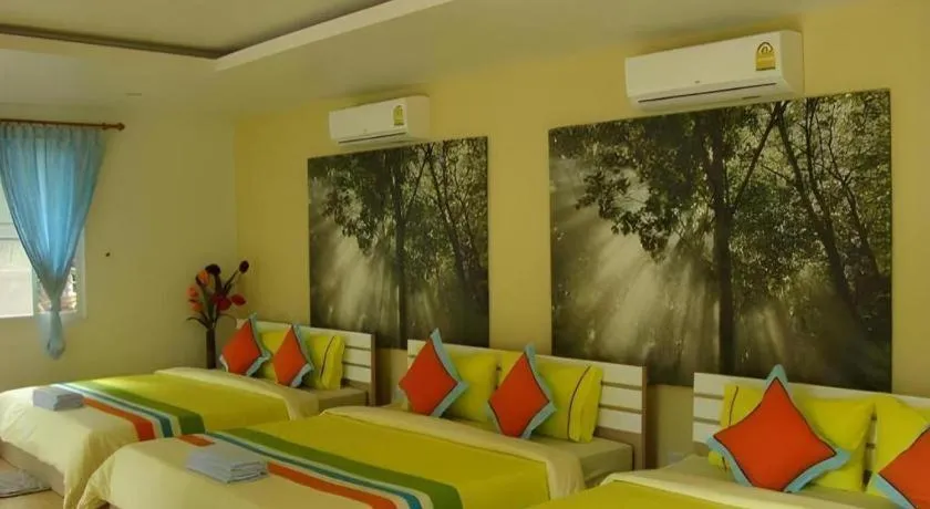 Bed in Sea beach Koh Larn 2 Hotel