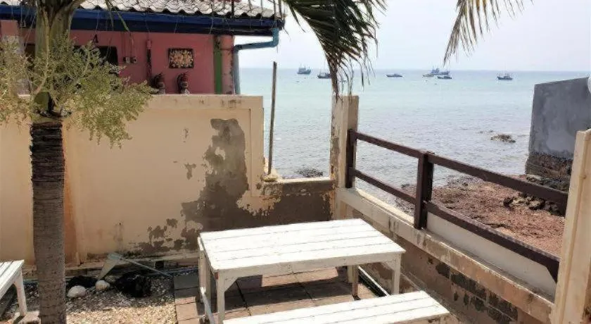 Sea beach Koh Larn 2 Hotel