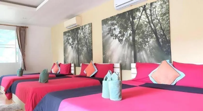 Bed in Sea beach Koh Larn 2 Hotel