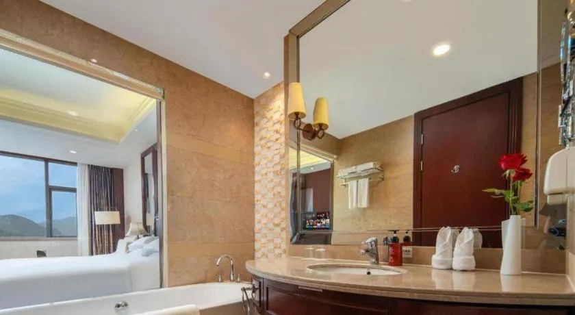 Taishun Xiangzhou New Century Hotel