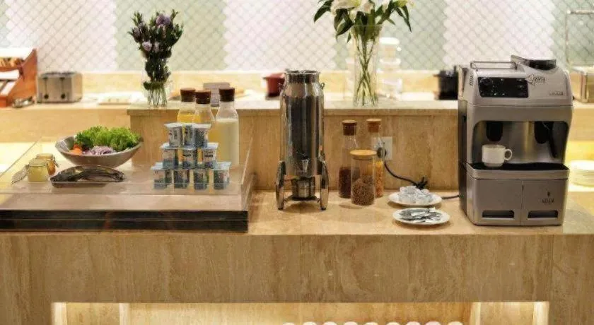 Metropolo Hotel Qingdao Wusi Square Xiaomaidao