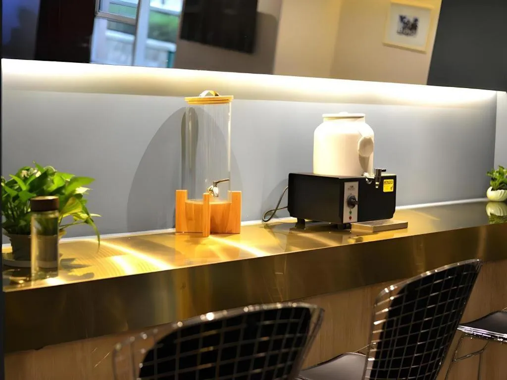 Metropolo Hotel Qingdao Wusi Square Xiaomaidao