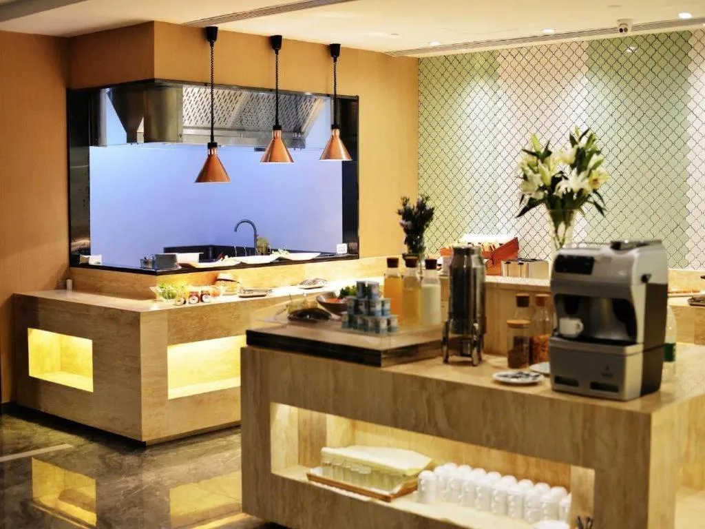 Metropolo Hotel Qingdao Wusi Square Xiaomaidao