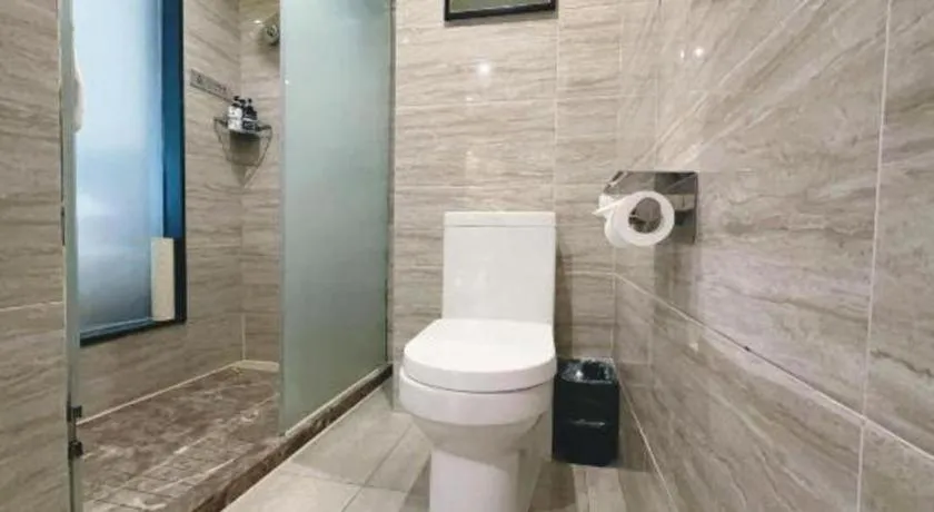 Metropolo Hotel Qingdao Wusi Square Xiaomaidao