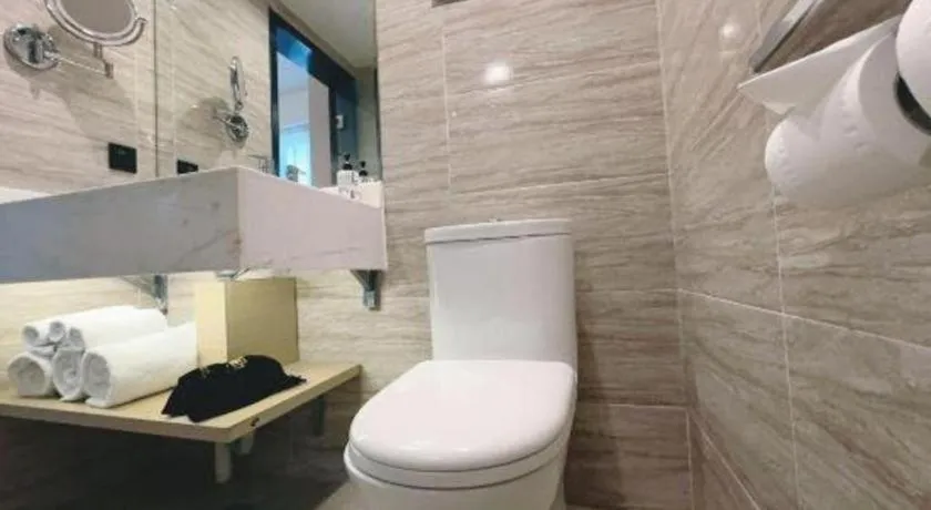 Metropolo Hotel Qingdao Wusi Square Xiaomaidao