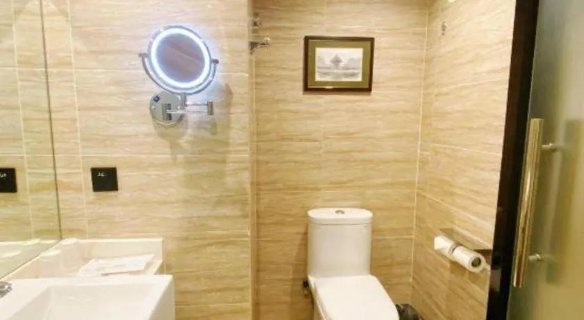 Metropolo Hotel Qingdao Wusi Square Xiaomaidao