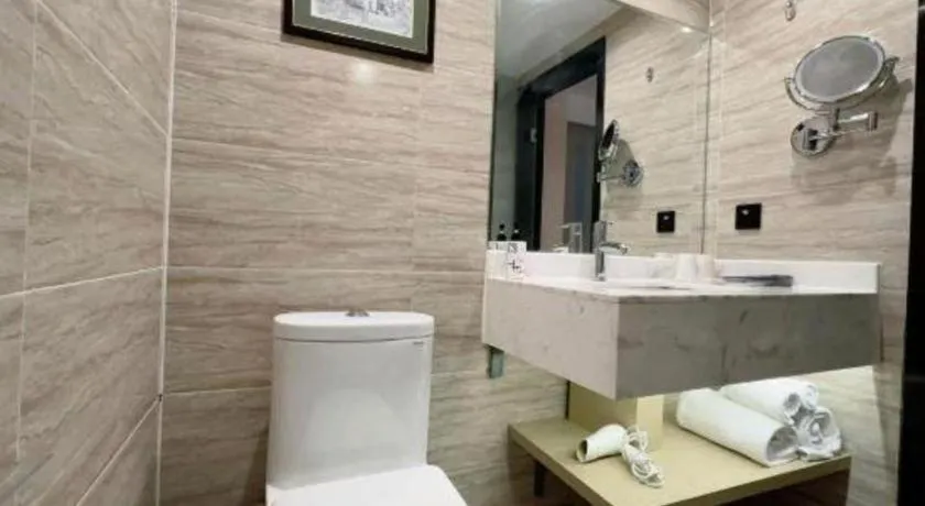 Metropolo Hotel Qingdao Wusi Square Xiaomaidao