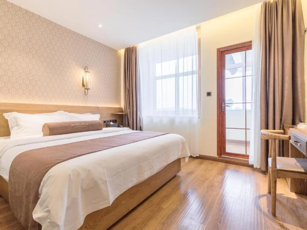 Bed in James Joyce Coffetel Qufu Tourist Center Gulou Street Sankong Scenic Spot