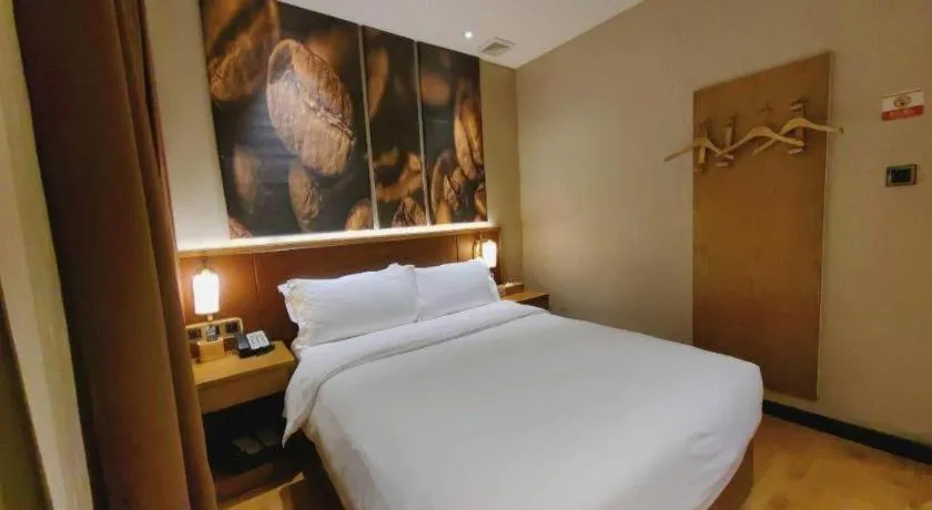 Bed in James Joyce Coffetel Guangzhou Dongxiaonan Metro Station Branch