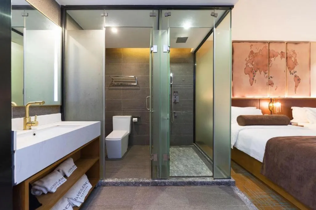 Bed in James Joyce Coffetel Guangzhou Dongxiaonan Metro Station Branch