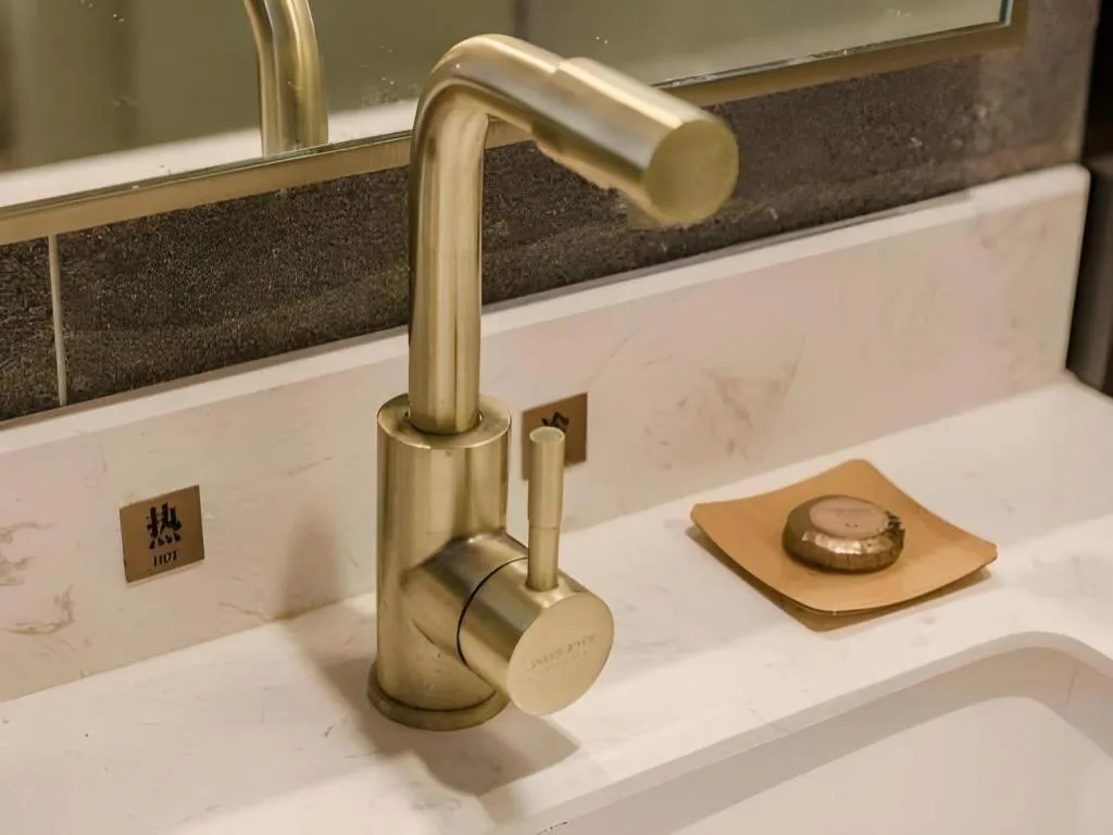 James Joyce Coffetel Guangzhou Dongxiaonan Metro Station Branch