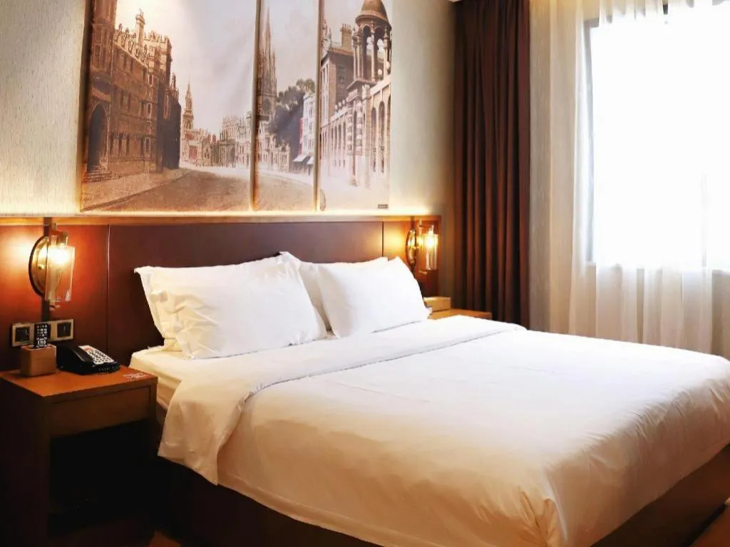 Bed in James Joyce Coffetel Guangzhou Dongxiaonan Metro Station Branch