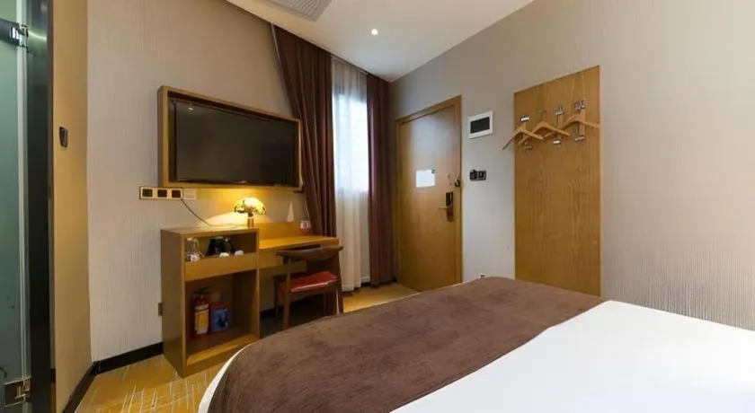 Bed in James Joyce Coffetel Guangzhou Dongxiaonan Metro Station Branch