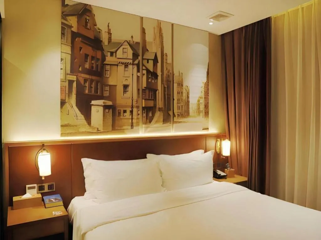 Bed in James Joyce Coffetel Guangzhou Dongxiaonan Metro Station Branch