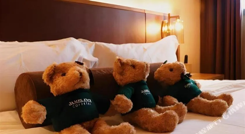 Bed in James Joyce Coffetel Guangzhou Dongxiaonan Metro Station Branch