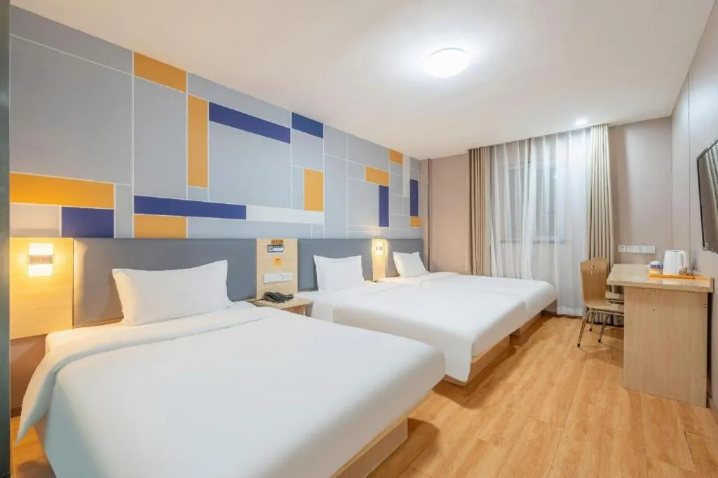 Bed in 7 Days Inn Beijing Tiananmen Square