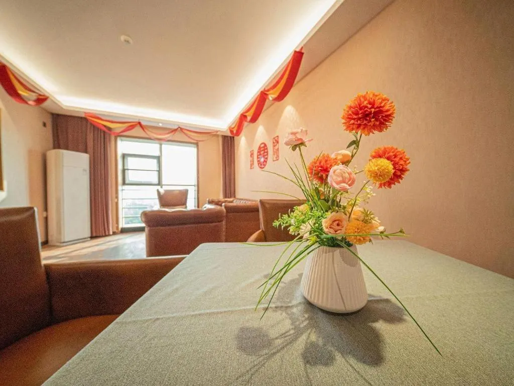 James Joyce Coffetel Xinyang Xixian Longhu Huayi