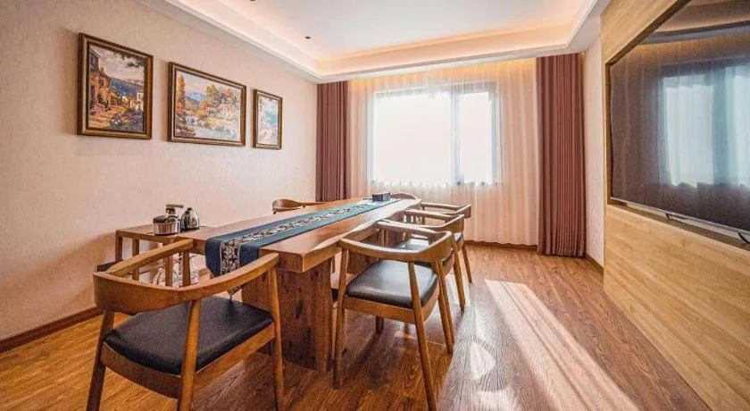 James Joyce Coffetel Xinyang Xixian Longhu Huayi