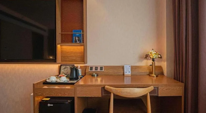 James Joyce Coffetel Xinyang Xixian Longhu Huayi