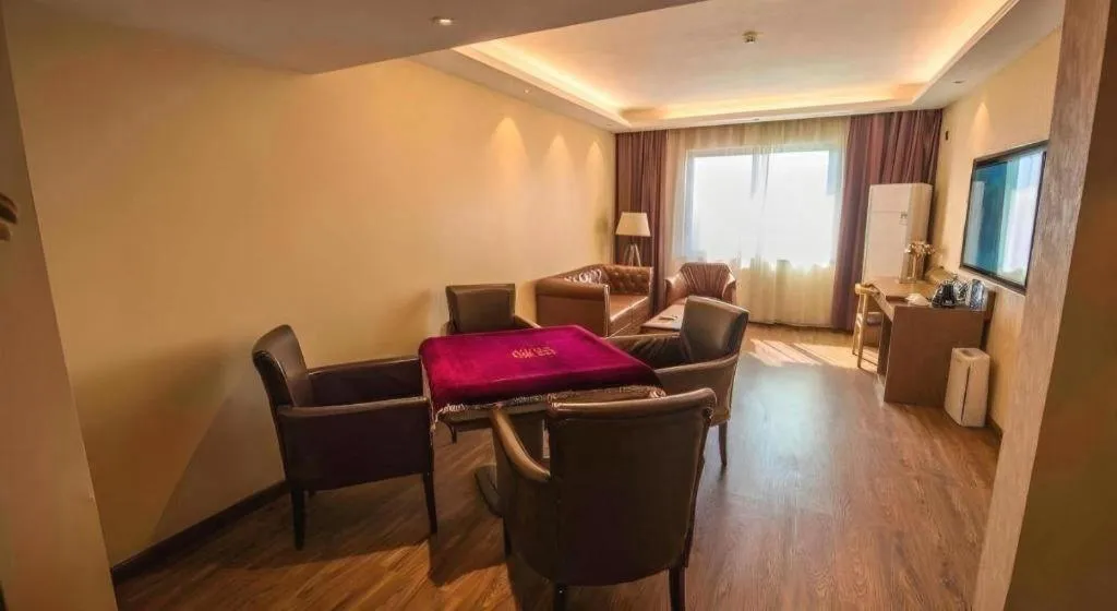 James Joyce Coffetel Xinyang Xixian Longhu Huayi