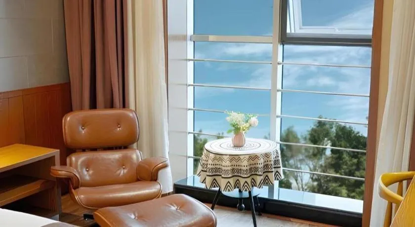 James Joyce Coffetel Xinyang Xixian Longhu Huayi