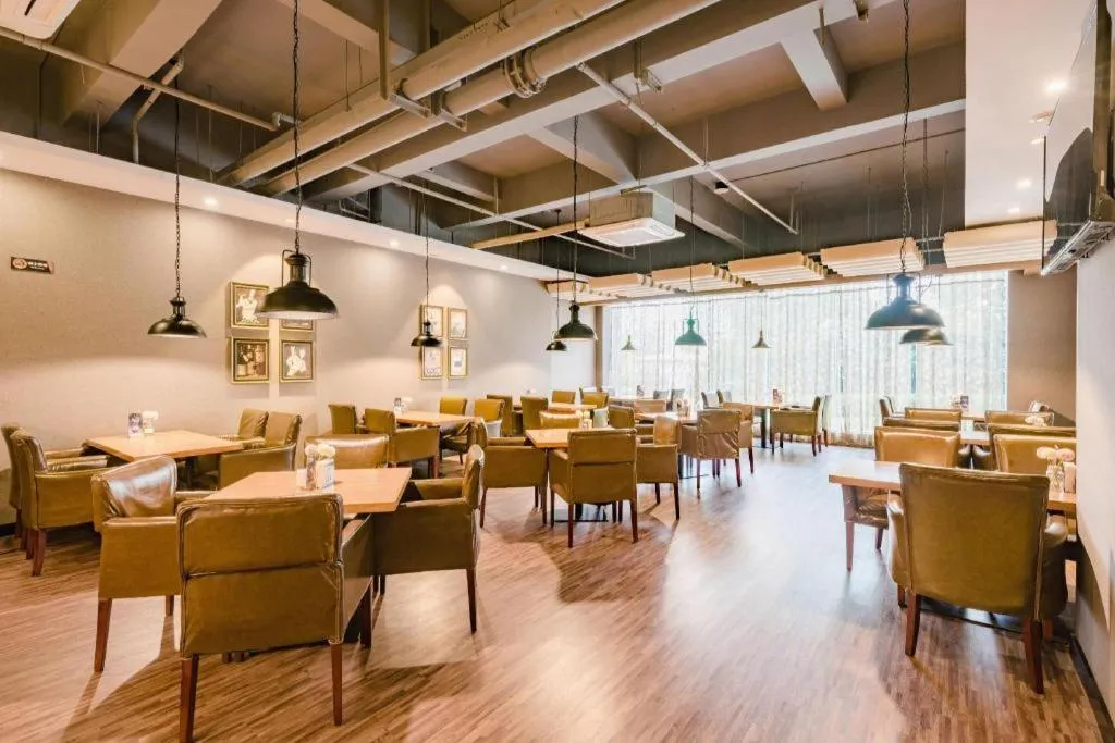 James Joyce Coffetel Xinyang Xixian Longhu Huayi