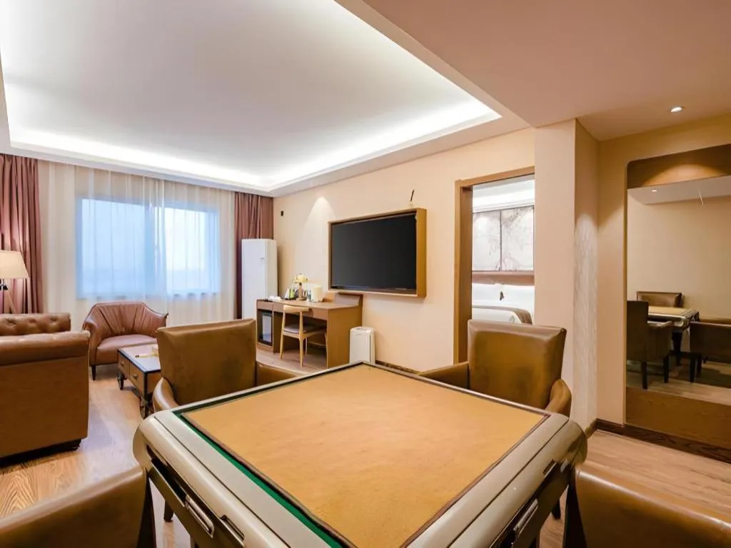 James Joyce Coffetel Xinyang Xixian Longhu Huayi