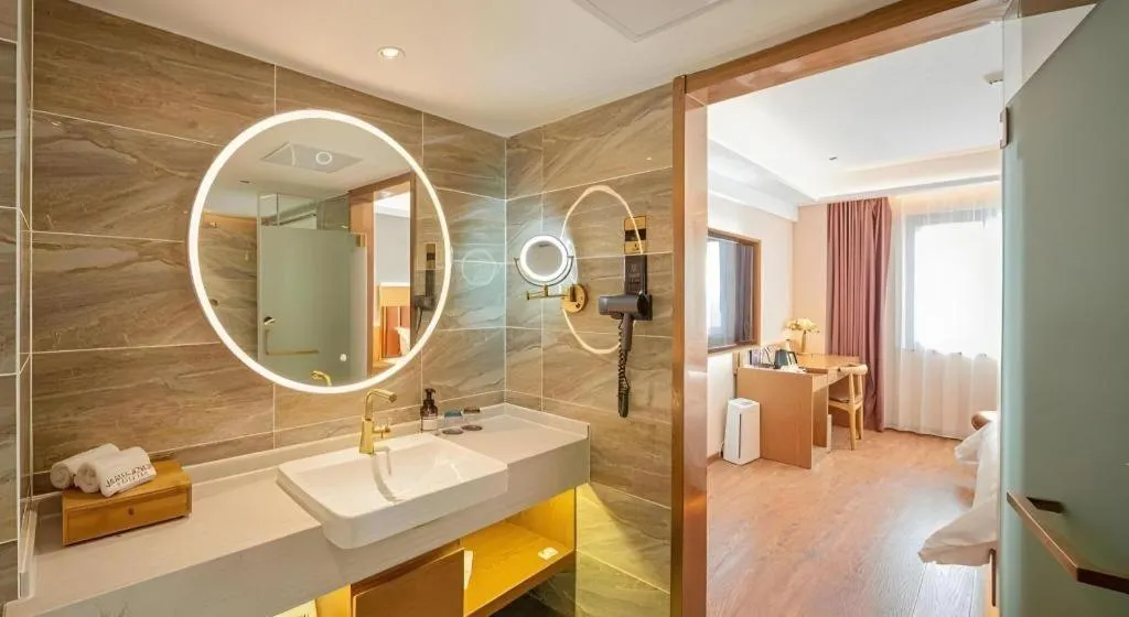 James Joyce Coffetel Xinyang Xixian Longhu Huayi