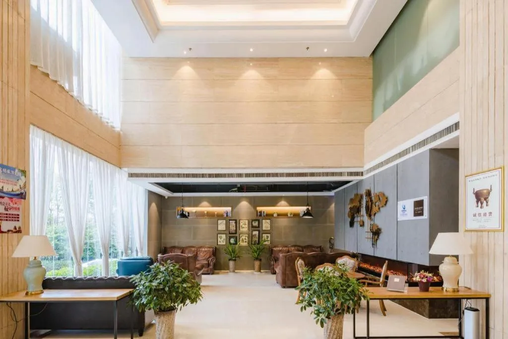 James Joyce Coffetel Xinyang Xixian Longhu Huayi