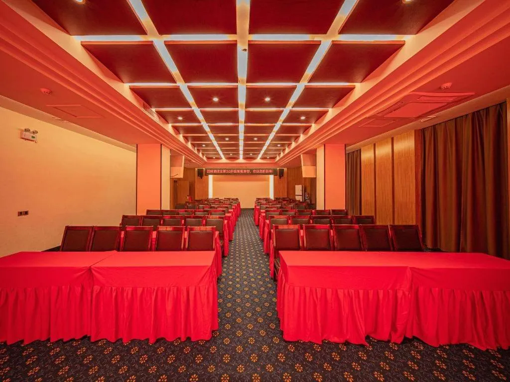 James Joyce Coffetel Xinyang Xixian Longhu Huayi