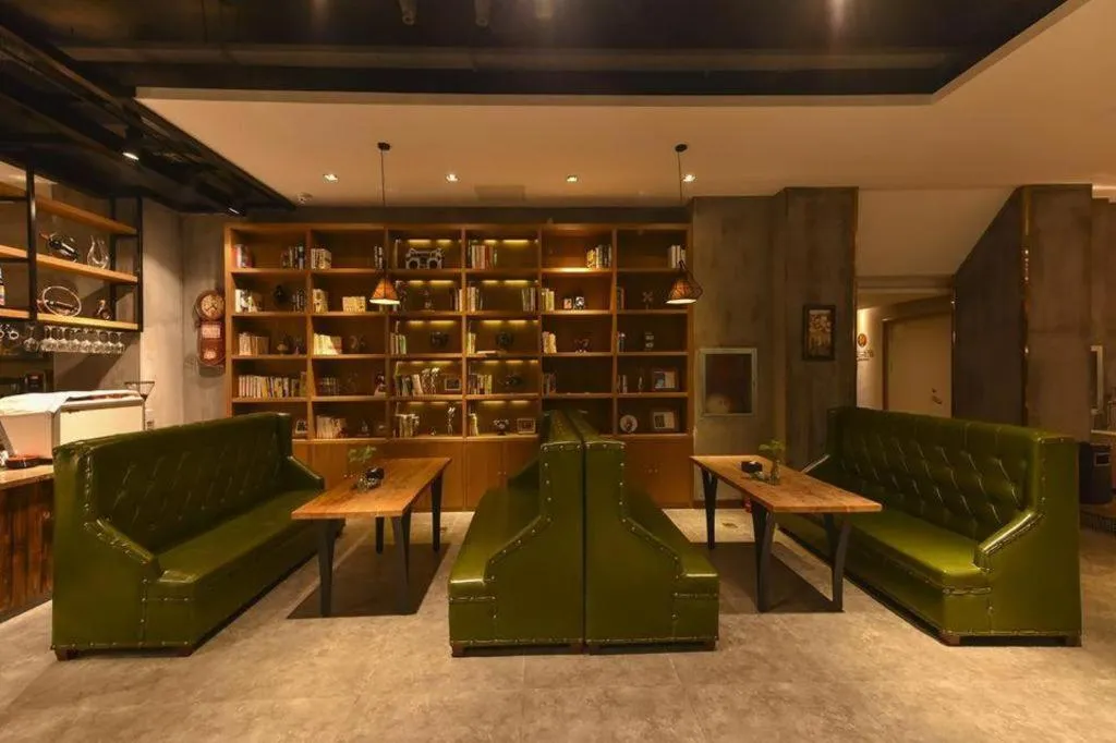 James Joyce Coffetel Baoding Gaobeidian Railway Station Branch