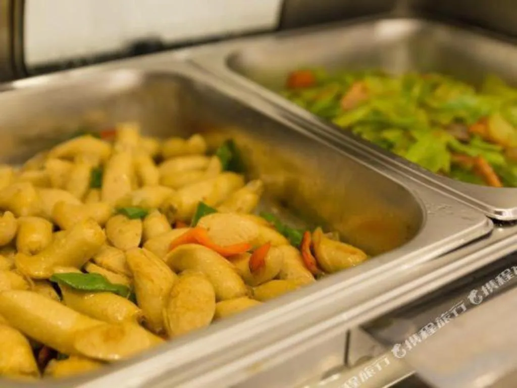 James Joyce Coffetel Dali Erhai Wetland Park