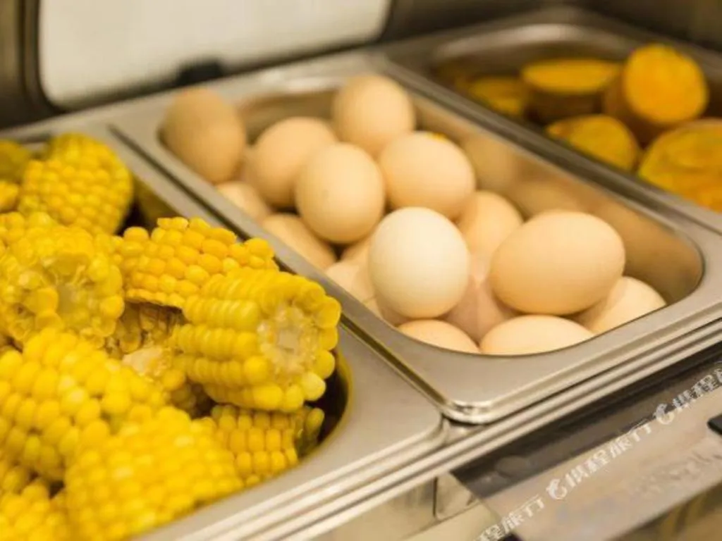 James Joyce Coffetel Dali Erhai Wetland Park