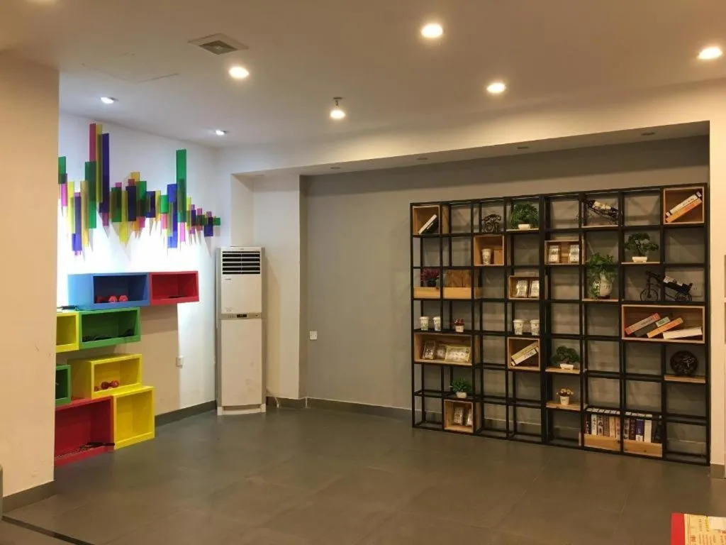 7Days Inn Shenzhen Longgang Nanlian Metro Station Branch
