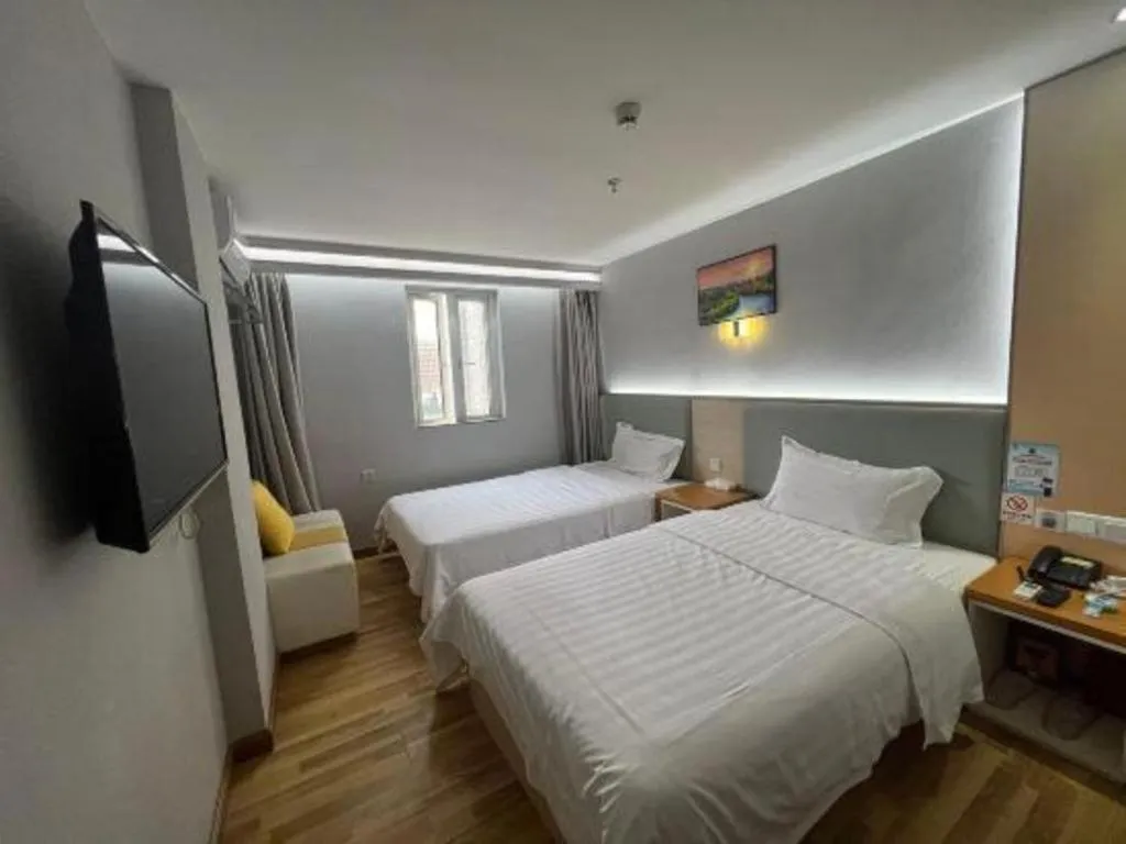 Bed in 7Days Inn Shenzhen Longgang Nanlian Metro Station Branch