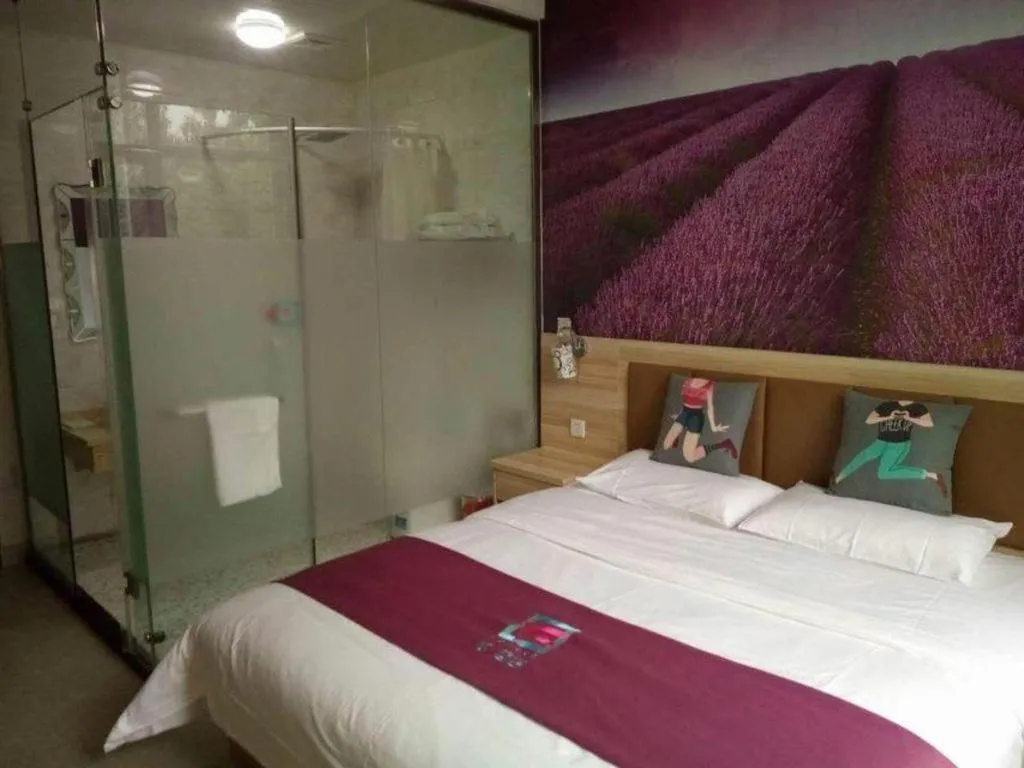 Bed in PAI Hotel Beijing Capital International Airport Linhe Development Zone