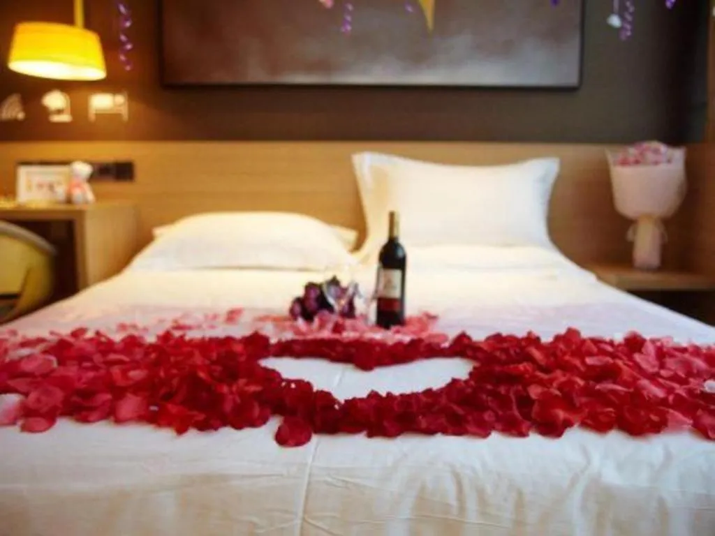 Bed in IU Hotels Guangzhou Panyu Dashi Chimelong Safari Park