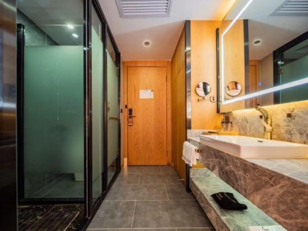 James Joyce Coffetel Xi'an Laochenggen Hongmiaopo Metro Station