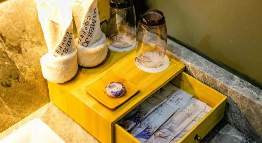 James Joyce Coffetel Xi'an Laochenggen Hongmiaopo Metro Station