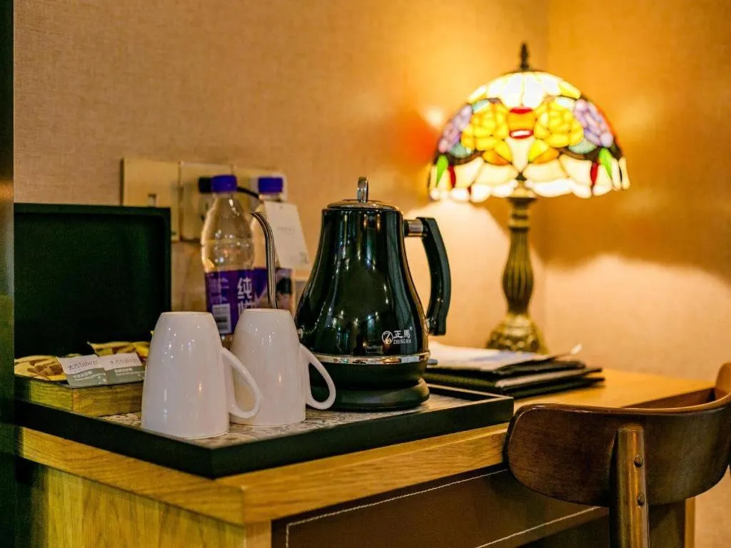 James Joyce Coffetel Xi'an Laochenggen Hongmiaopo Metro Station