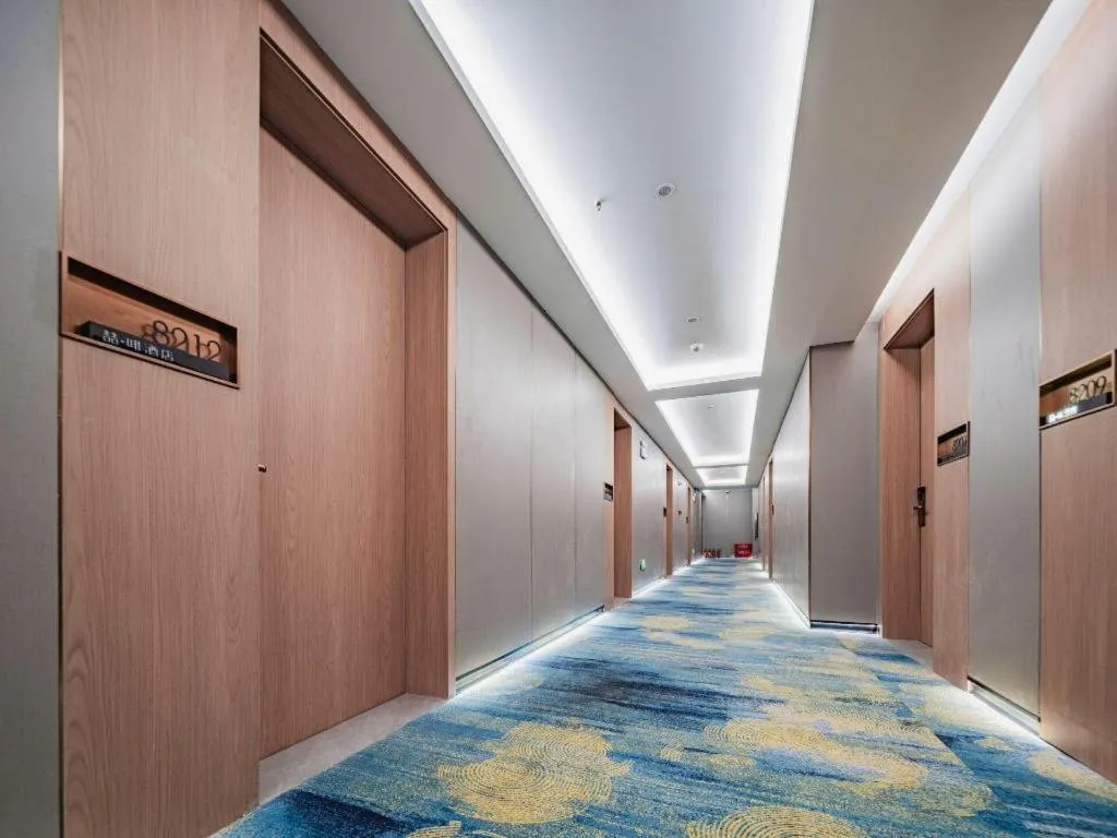 James Joyce Coffetel Xi'an Laochenggen Hongmiaopo Metro Station