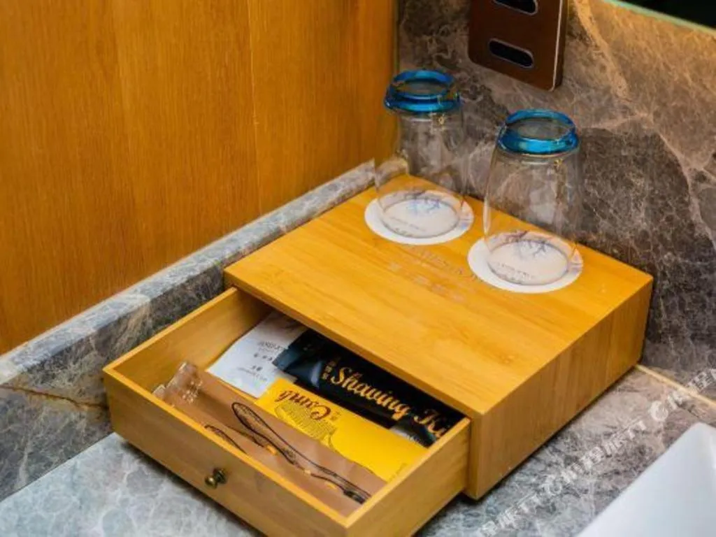 James Joyce Coffetel Xi'an Laochenggen Hongmiaopo Metro Station