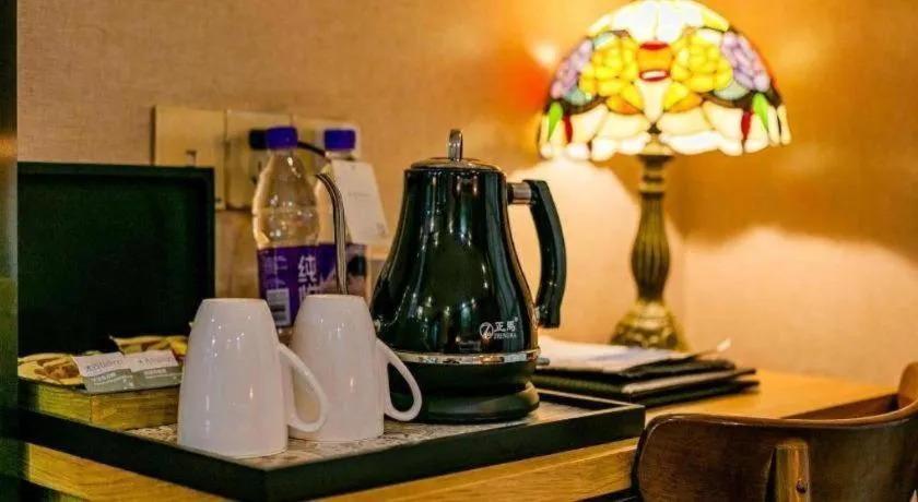 James Joyce Coffetel Xi'an Laochenggen Hongmiaopo Metro Station