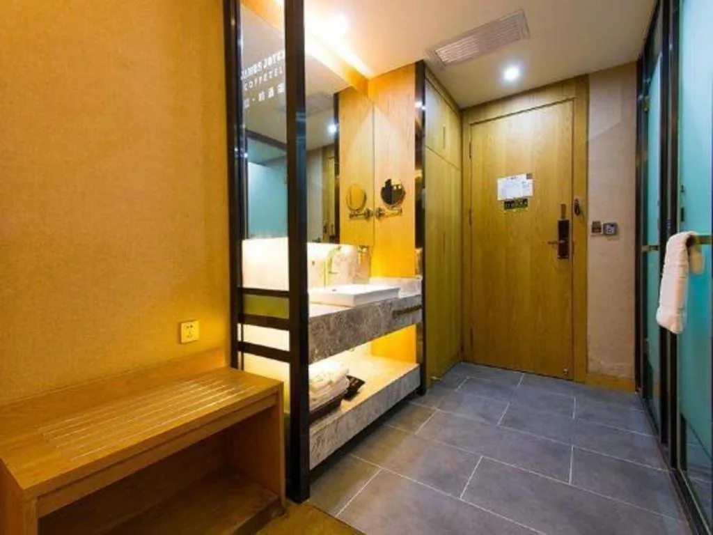 Bed in James Joyce Coffetel Xi'an Laochenggen Hongmiaopo Metro Station