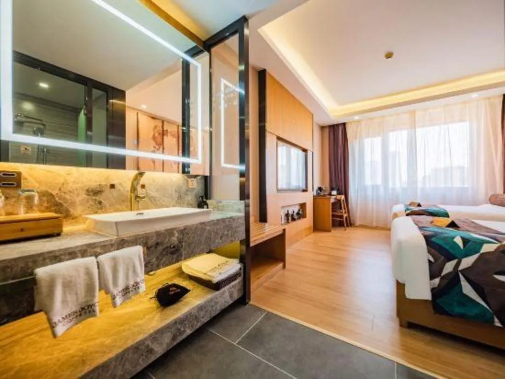 Bed in James Joyce Coffetel Xi'an Laochenggen Hongmiaopo Metro Station